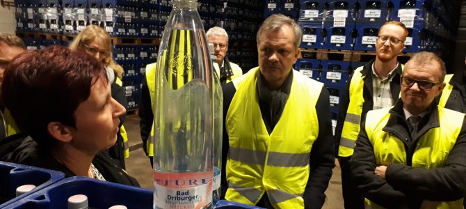 „Wasser ist nicht gleich Wasser“ – Mineralwasser-Schulung und Unternehmensbesichtigung „Wasser ist nicht gleich Wasser“ – Mineralwasser-Schulung und Unternehmensbesichtigung